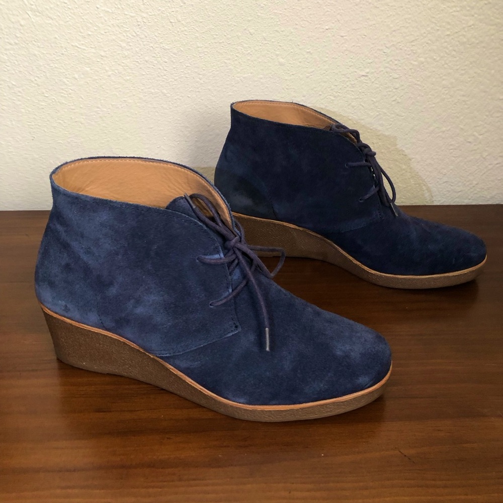 Lucky Brand Navy Suede Wedge Shoes, very comfy and in nice condition!